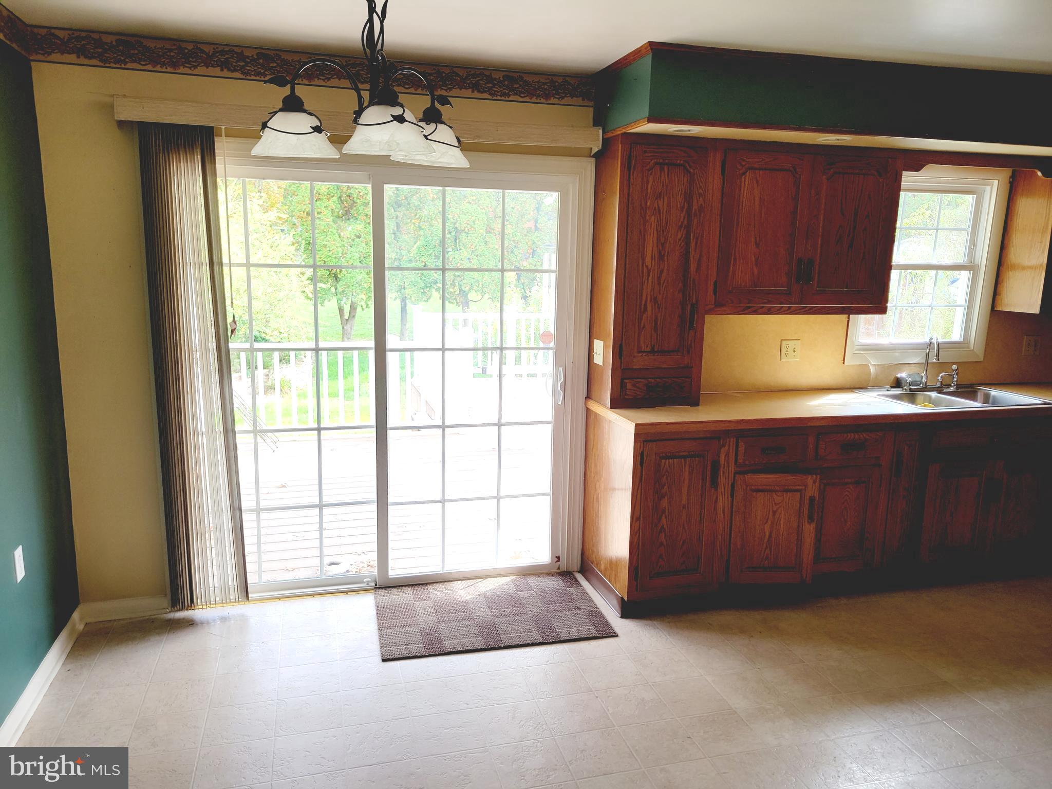 2330 Log Cabin Road York, PA 17408 - Photo 11 of 32
