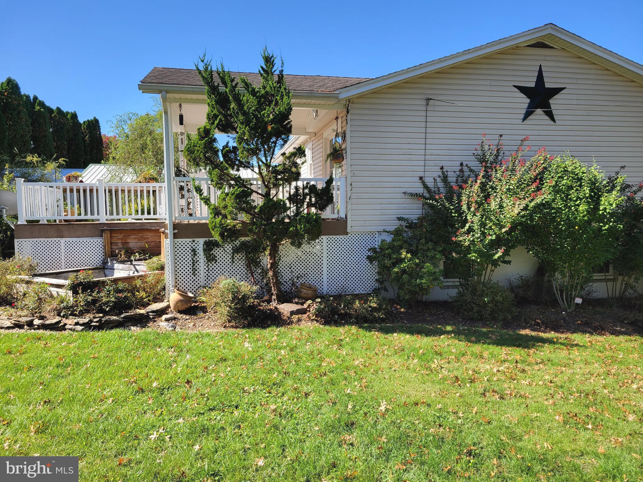 2330 Log Cabin Road York, PA 17408 - Photo 3 of 32