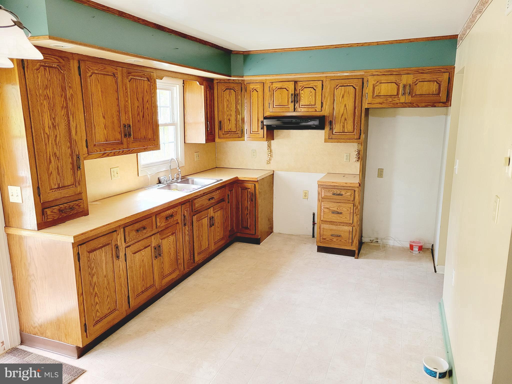 2330 Log Cabin Road York, PA 17408 - Photo 10 of 32
