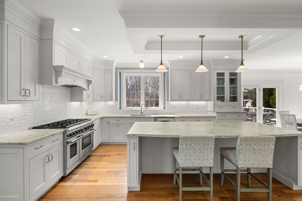 8 Lake Street Lexington, MA 02421 - Photo 6 of 33