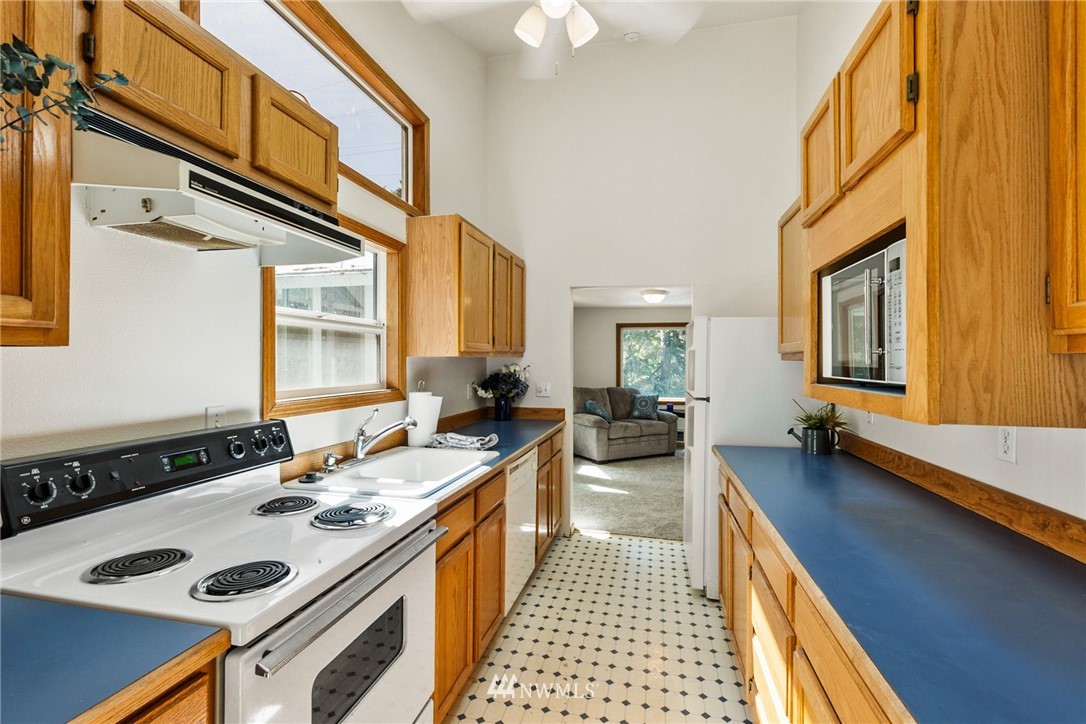 3313 Southeast 7th Street Renton, WA 98058 - Photo 18 of 29