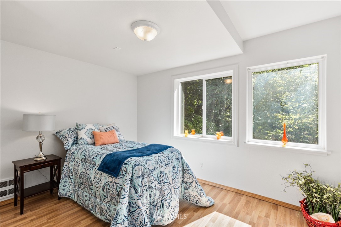 3313 Southeast 7th Street Renton, WA 98058 - Photo 6 of 29