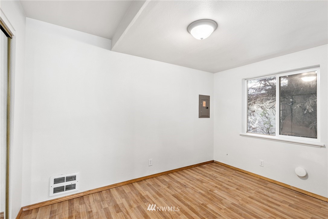 3313 Southeast 7th Street Renton, WA 98058 - Photo 8 of 29
