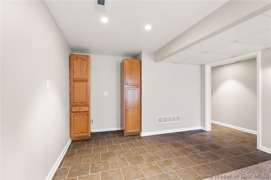 5320 Buttontown Road Georgetown, IN 47122 - Photo 60 of 69 Bar area