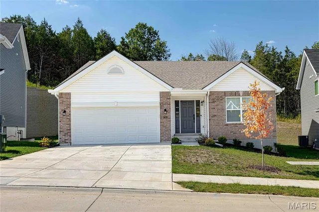 $368,000 | 3135 White Pine Drive, Imperial, MO 63052