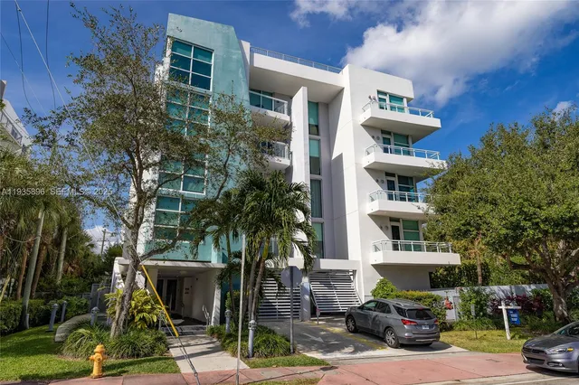 $4,250 | 2020 Prairie Avenue, Unit 202, Miami Beach, FL 33139