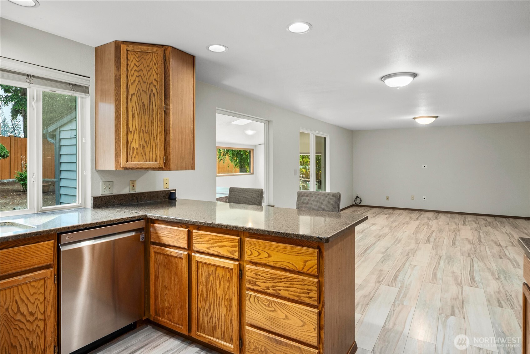 820 Monroe Avenue Northeast Renton, WA 98056 - Photo 11 of 38 Gallery Image 11