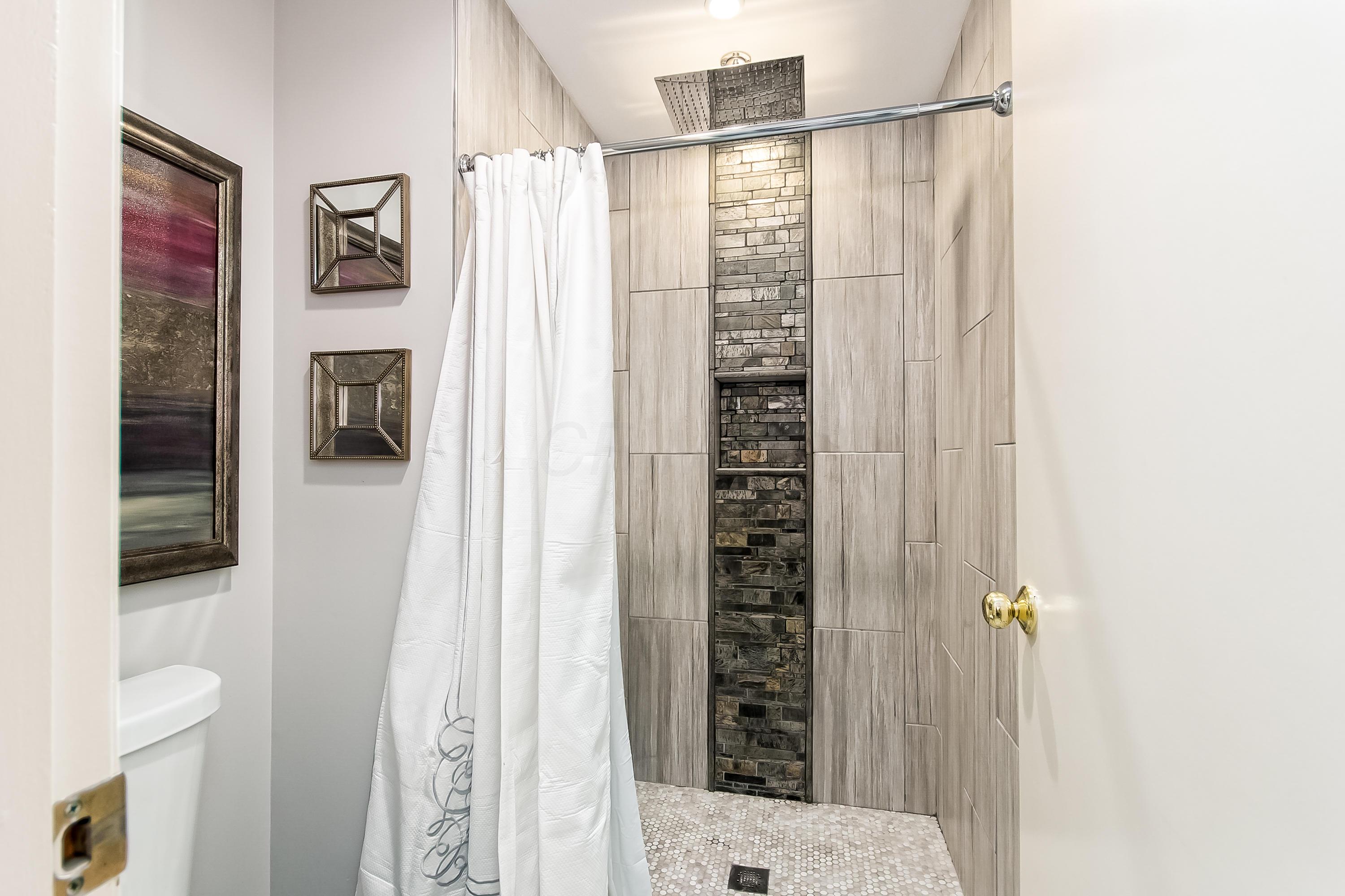 2145 Sandston Road Upper Arlington, OH 43220 - Photo 22 of 45 F 2145 Sandston018