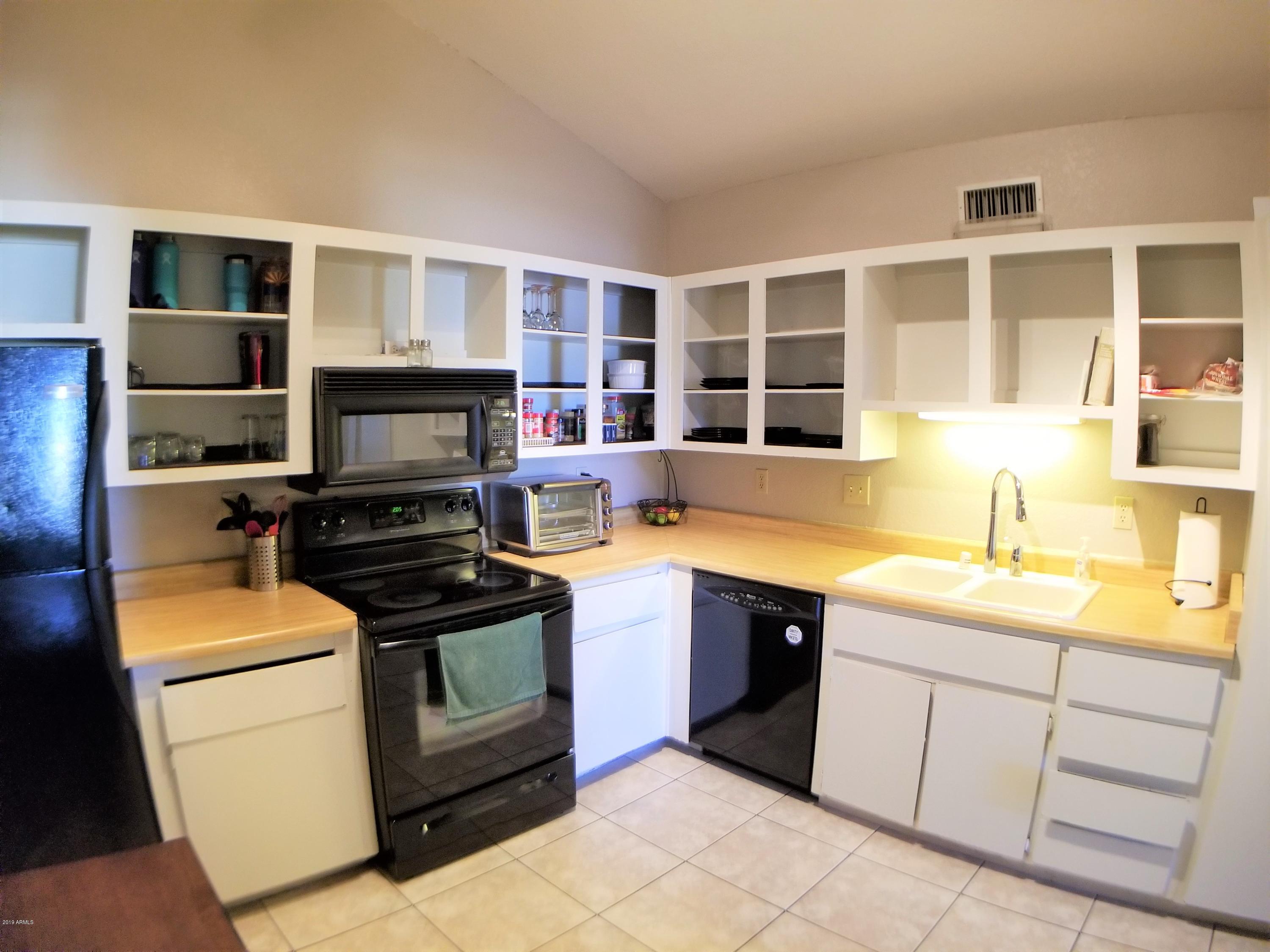 712 North Santa Barbara, Unit 9 Mesa, AZ 85201 - Photo 3 of 16 Kitchen