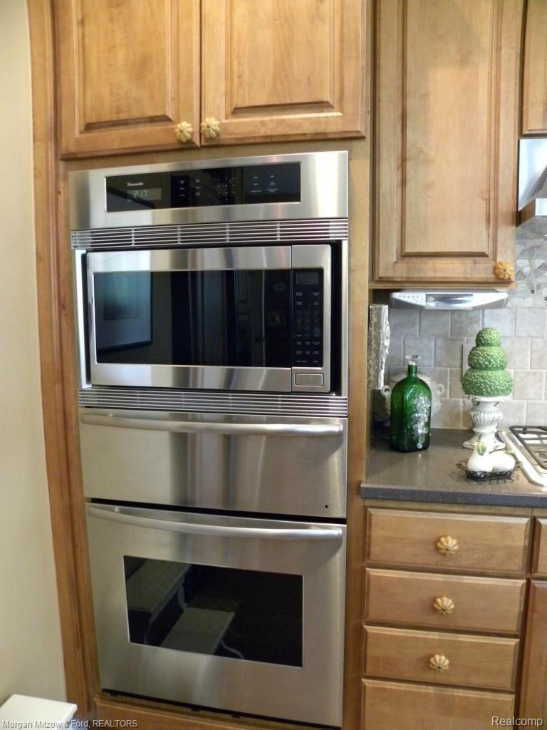 4687 Oakhurst Ridge Road, Unit 232 Clarkston, MI 48348 - Photo 9 of 29 Oakhurst (9).jpg