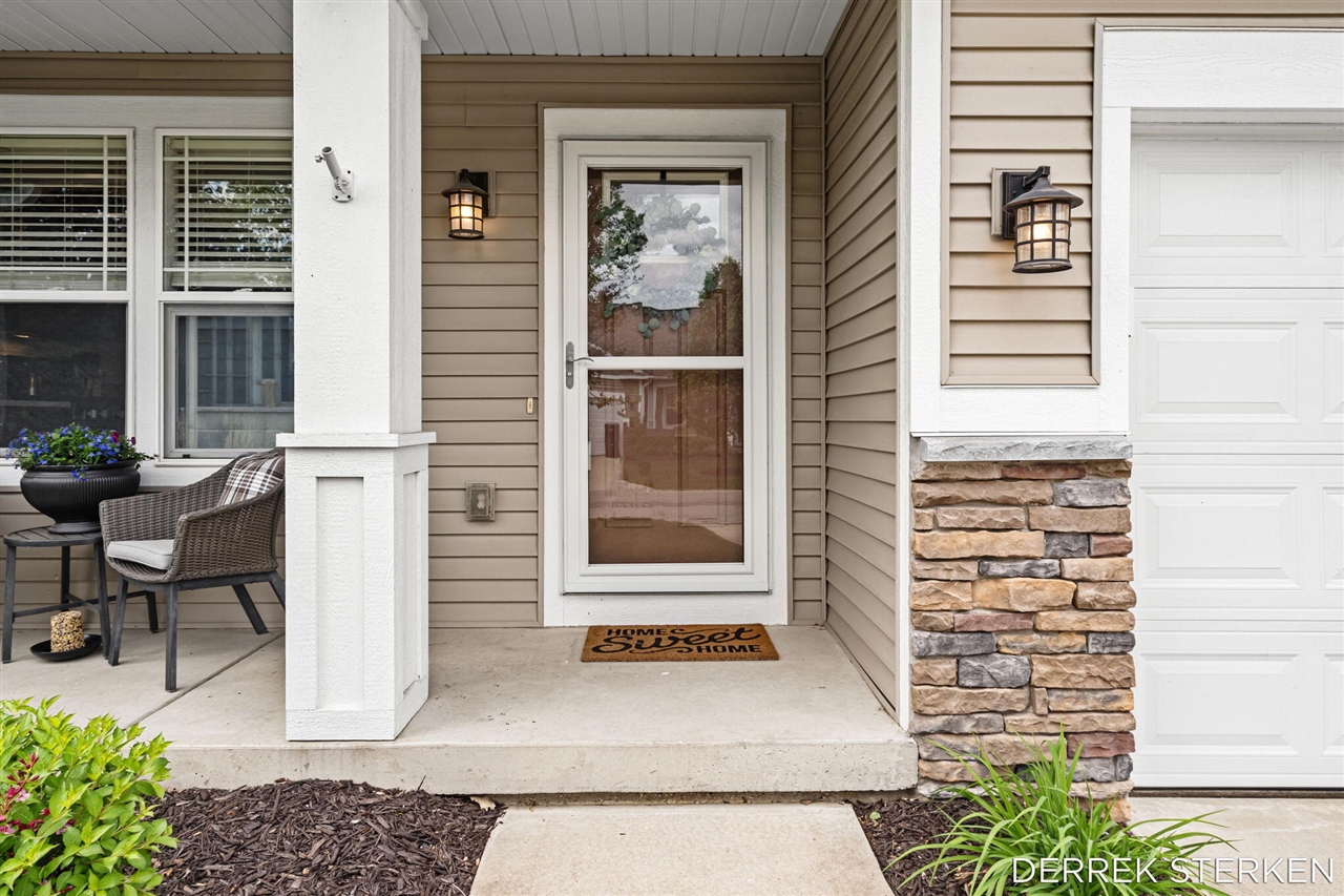 2983 Raspberry Lane Holland, MI 49424 - Photo 3 of 41