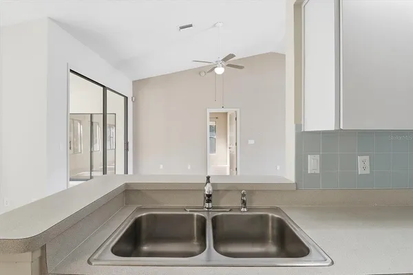 $359,900 | 1724 East McKinley Street, Hernando, FL 34442