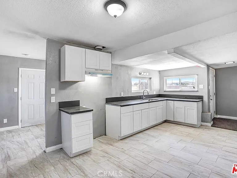 25372 Agate Road Barstow, CA 92311 - Photo 3 of 5