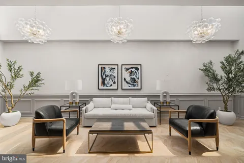 a view of entryway front of a house