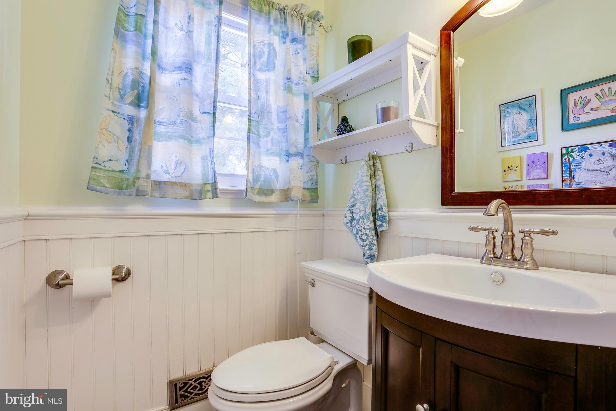 1522 Copeland Road Baltimore, MD 21228 - Photo 17 of 36 First Floor Powder Room