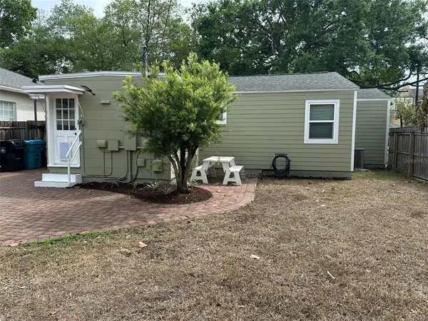 $2,000 | 625 West King Street, Orlando, FL 32804
