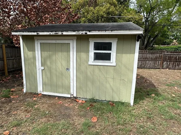 $2,000 | 625 West King Street, Orlando, FL 32804