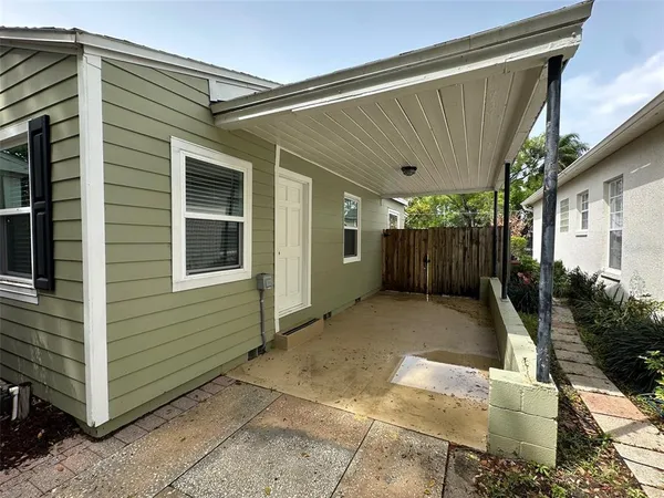 $2,000 | 625 West King Street, Orlando, FL 32804
