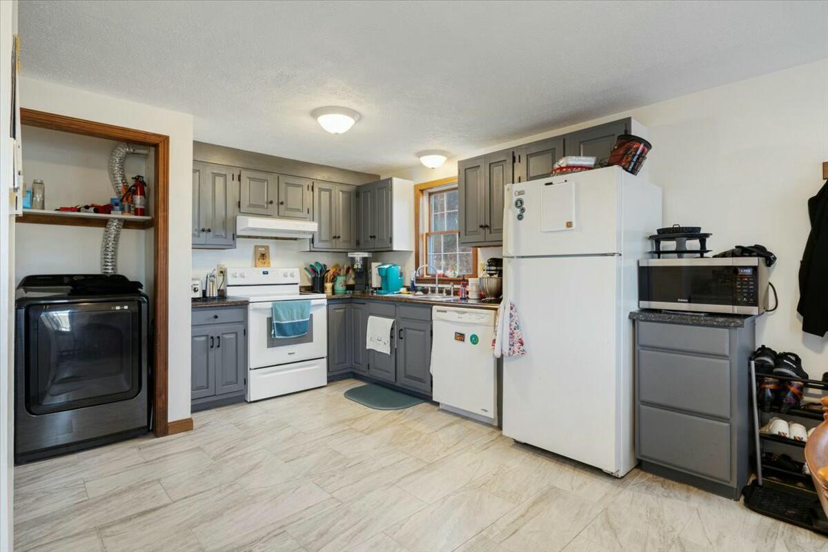 673 Main Street Springvale, ME 04083 - Photo 6 of 41 tempImageUAreEg