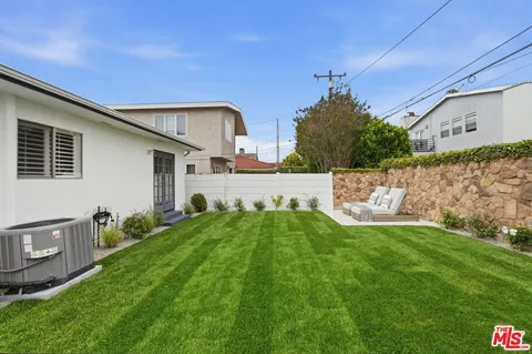 $2,995,000 | 3600 Pine Avenue, Manhattan Beach, CA 90266