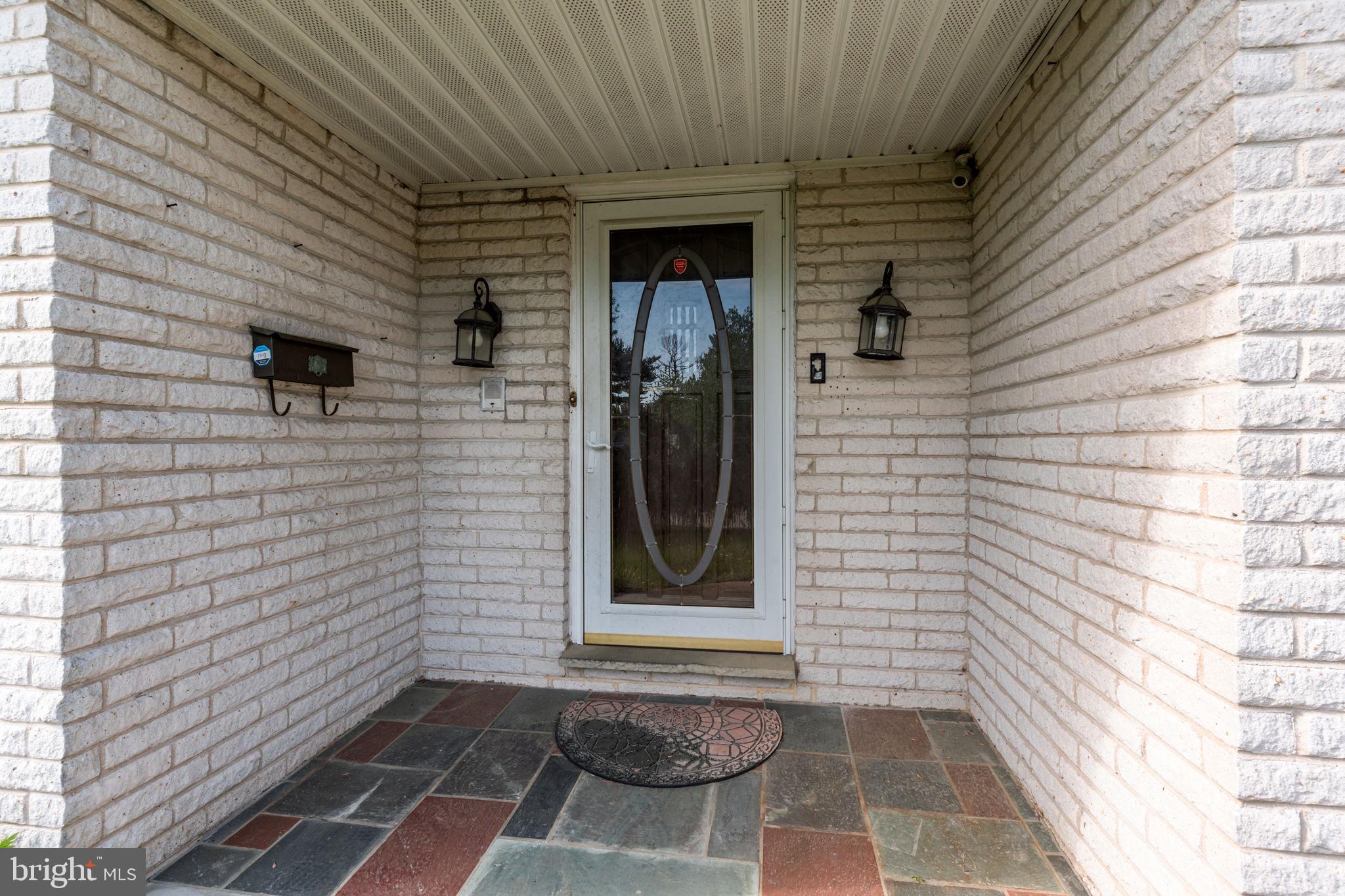 612 Davis Road Cheltenham, PA 19012 - Photo 3 of 37