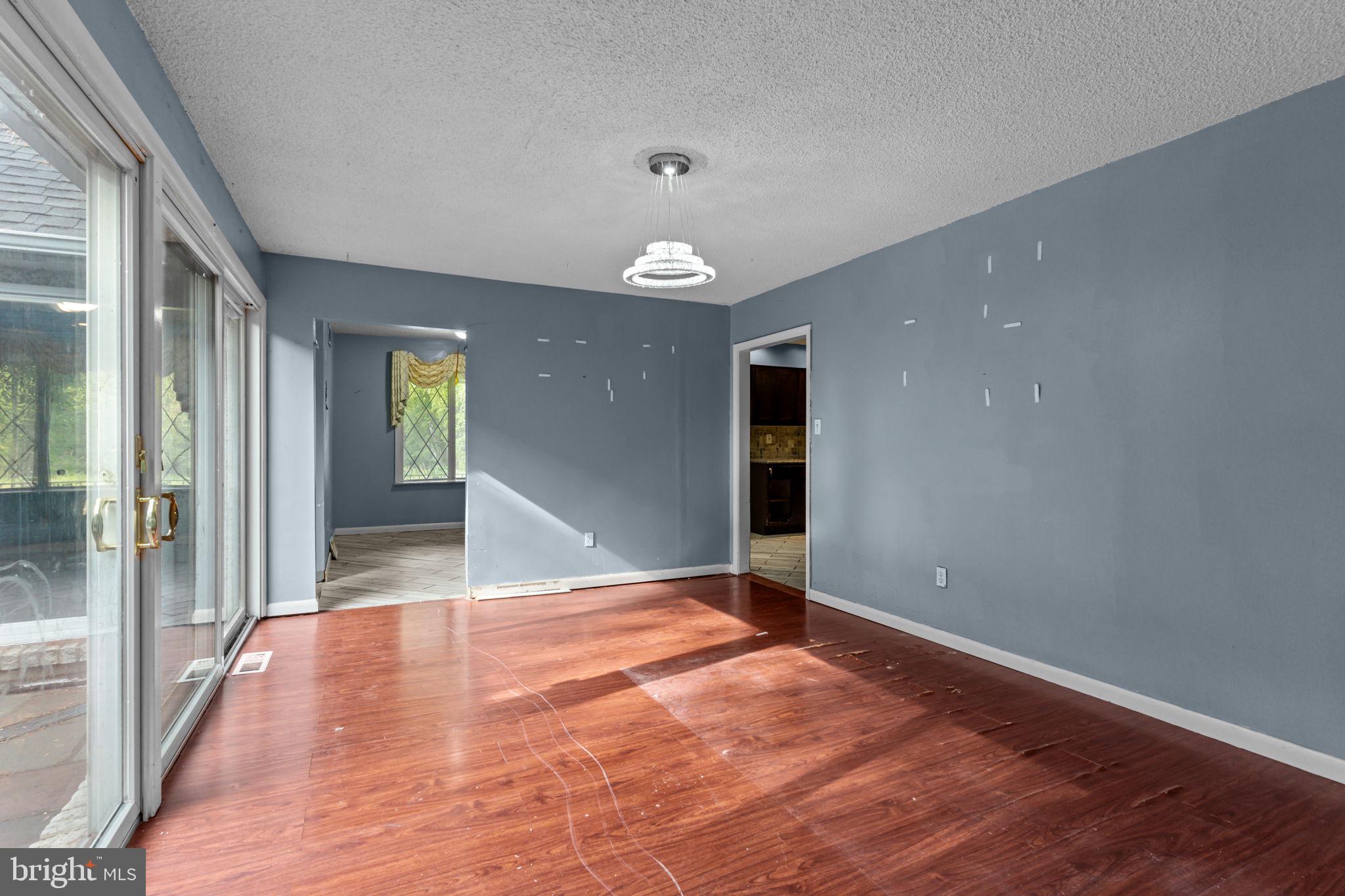 612 Davis Road Cheltenham, PA 19012 - Photo 7 of 37