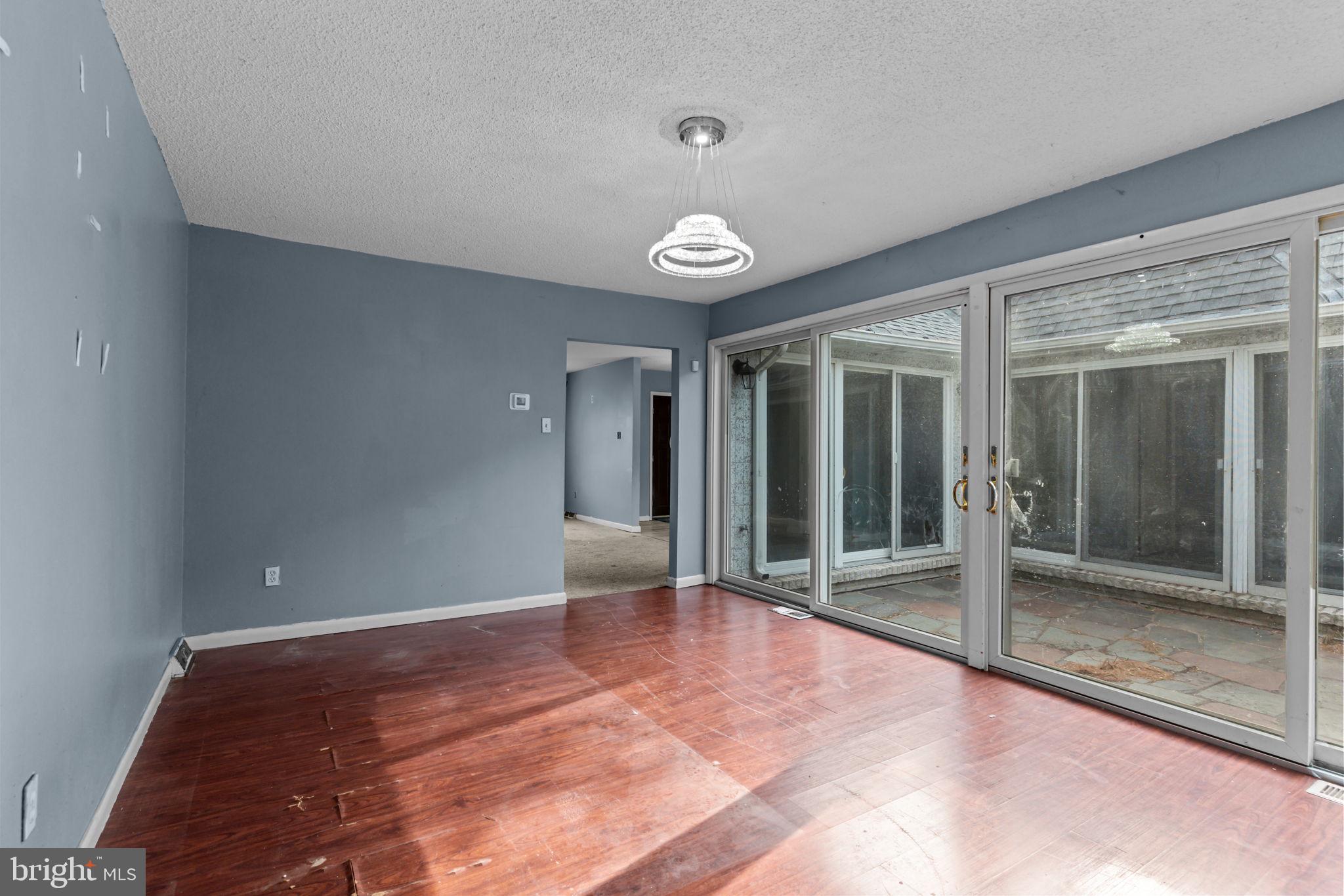 612 Davis Road Cheltenham, PA 19012 - Photo 8 of 37