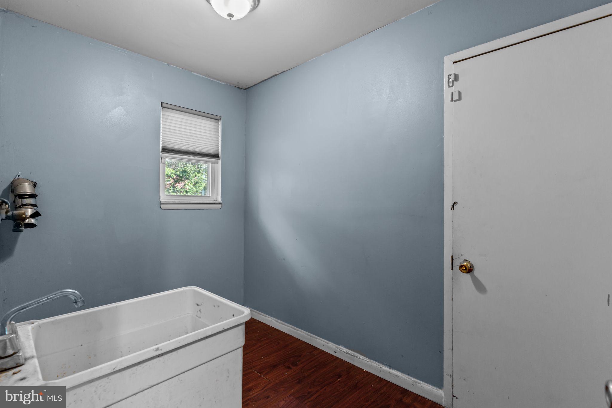 612 Davis Road Cheltenham, PA 19012 - Photo 10 of 37