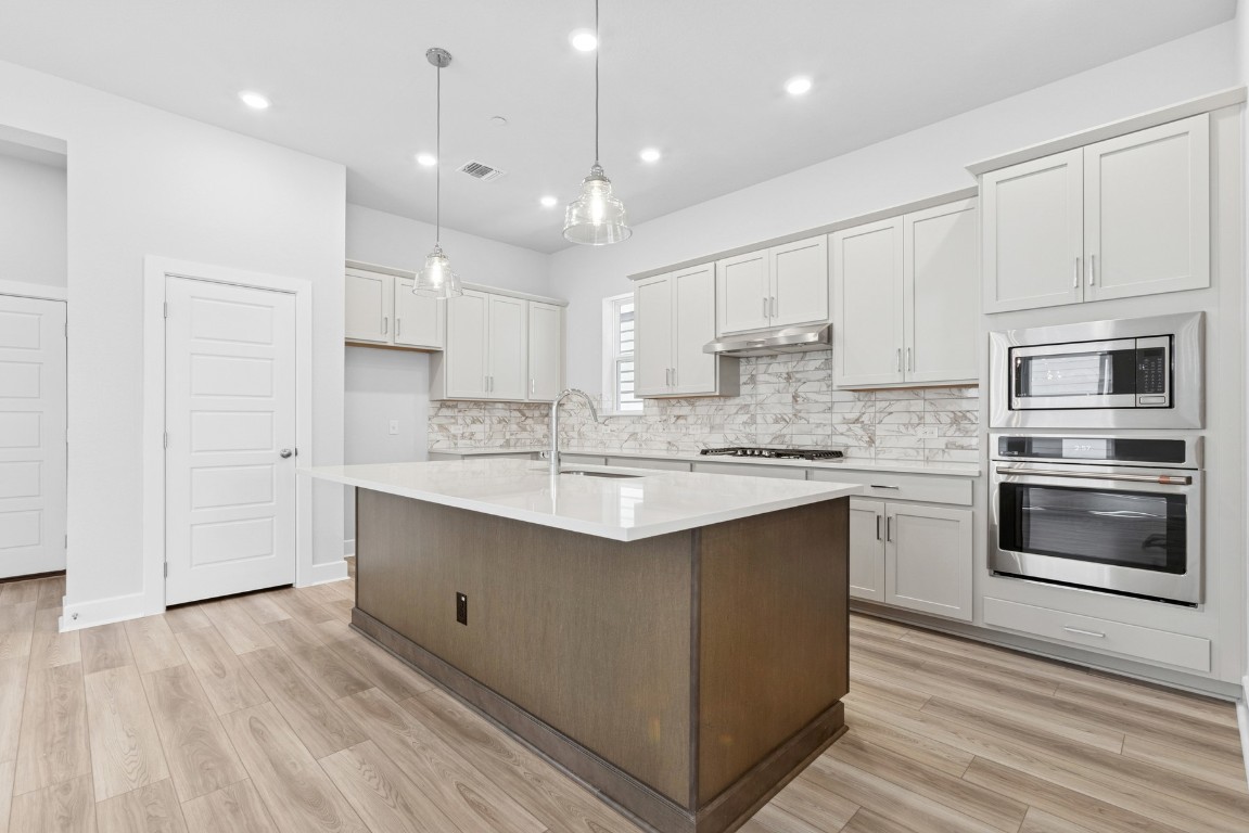 829 Nadal Path Round Rock, TX 78664 - Photo 9 of 37 Kitchen