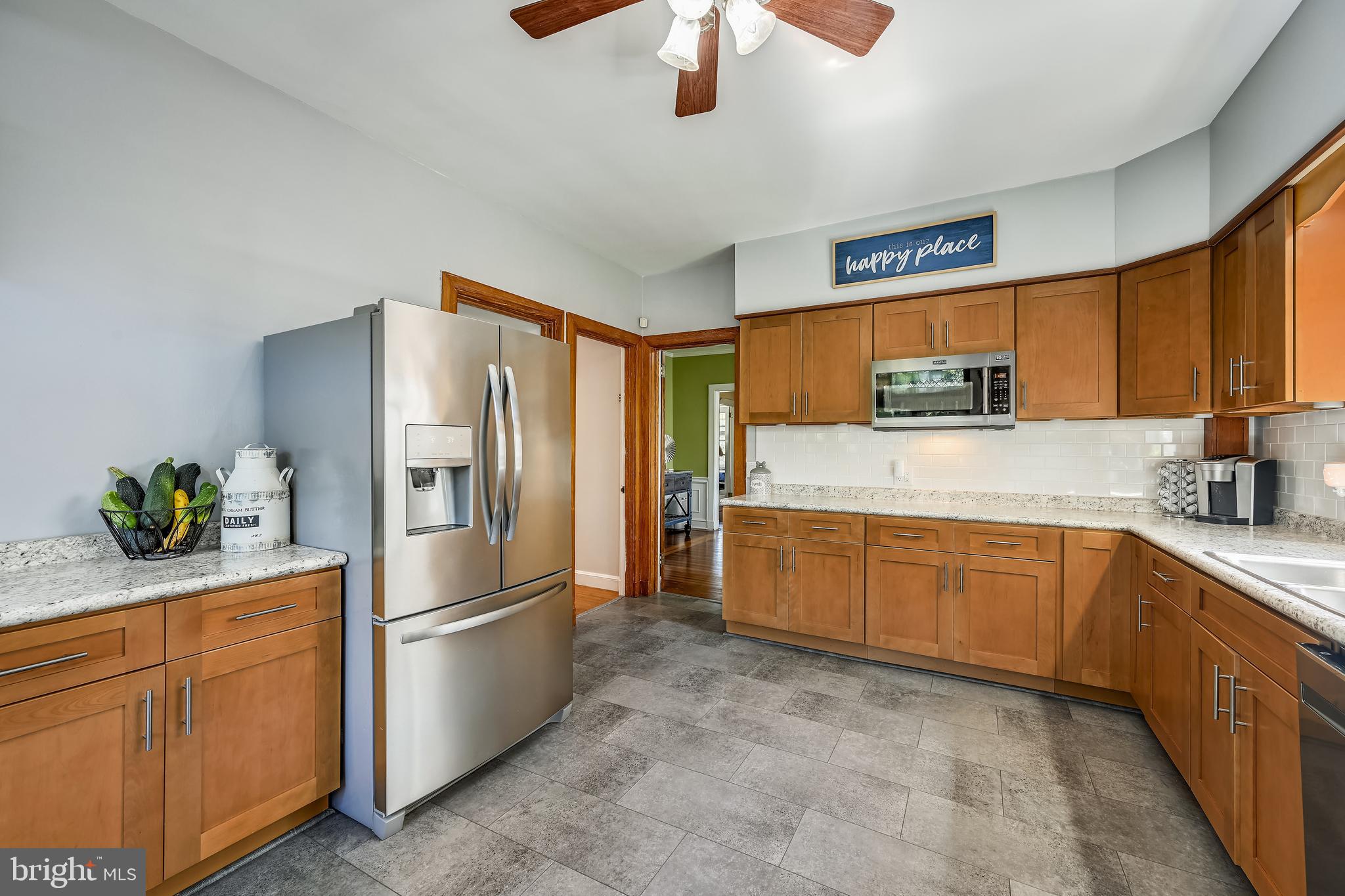 736 Braeside Road Baltimore, MD 21229 - Photo 5 of 29 All upgraded stainless steel appliances