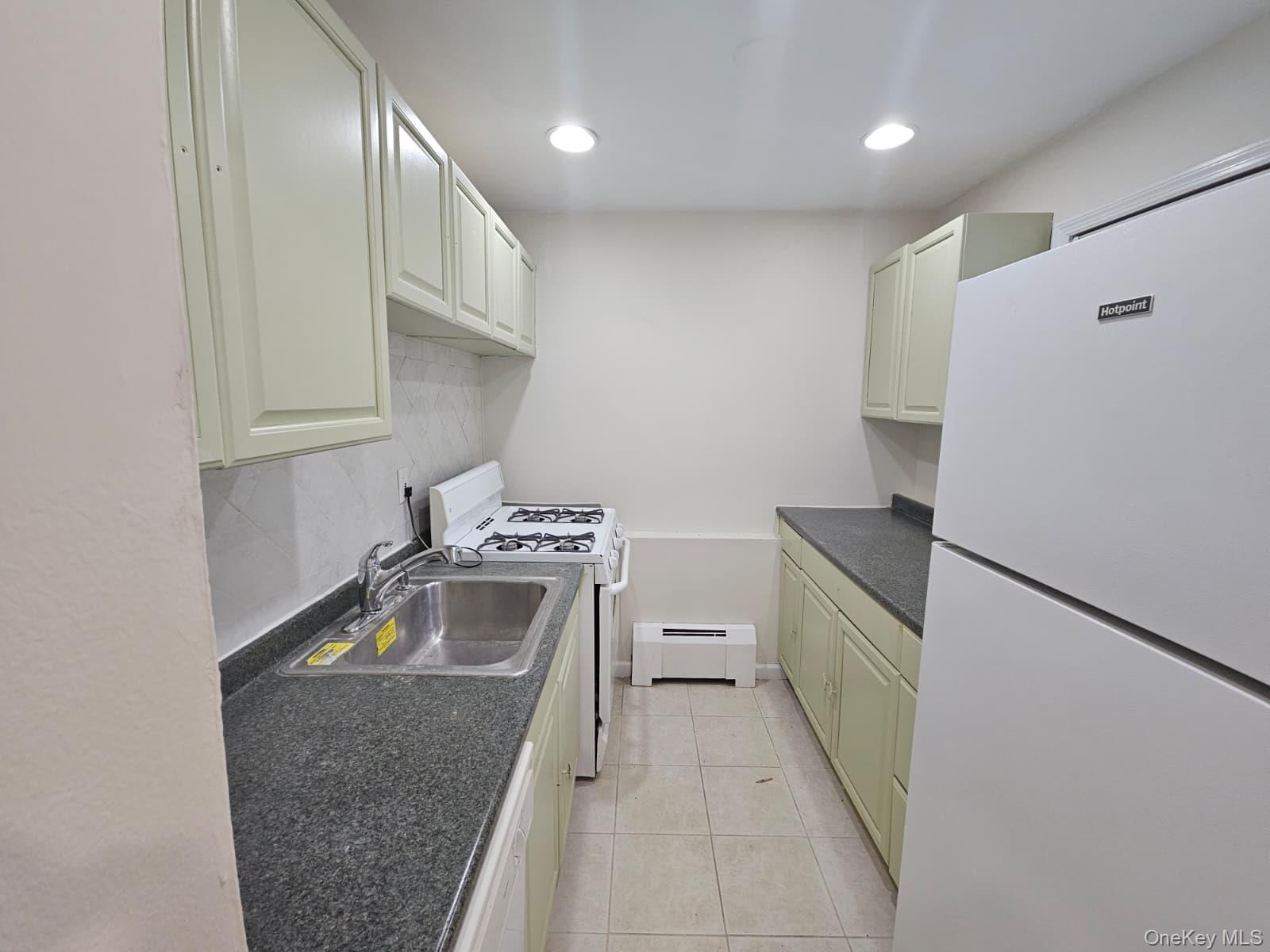 41 Tanager Road, Unit 4102 Monroe, NY 10950 - Photo 6 of 10