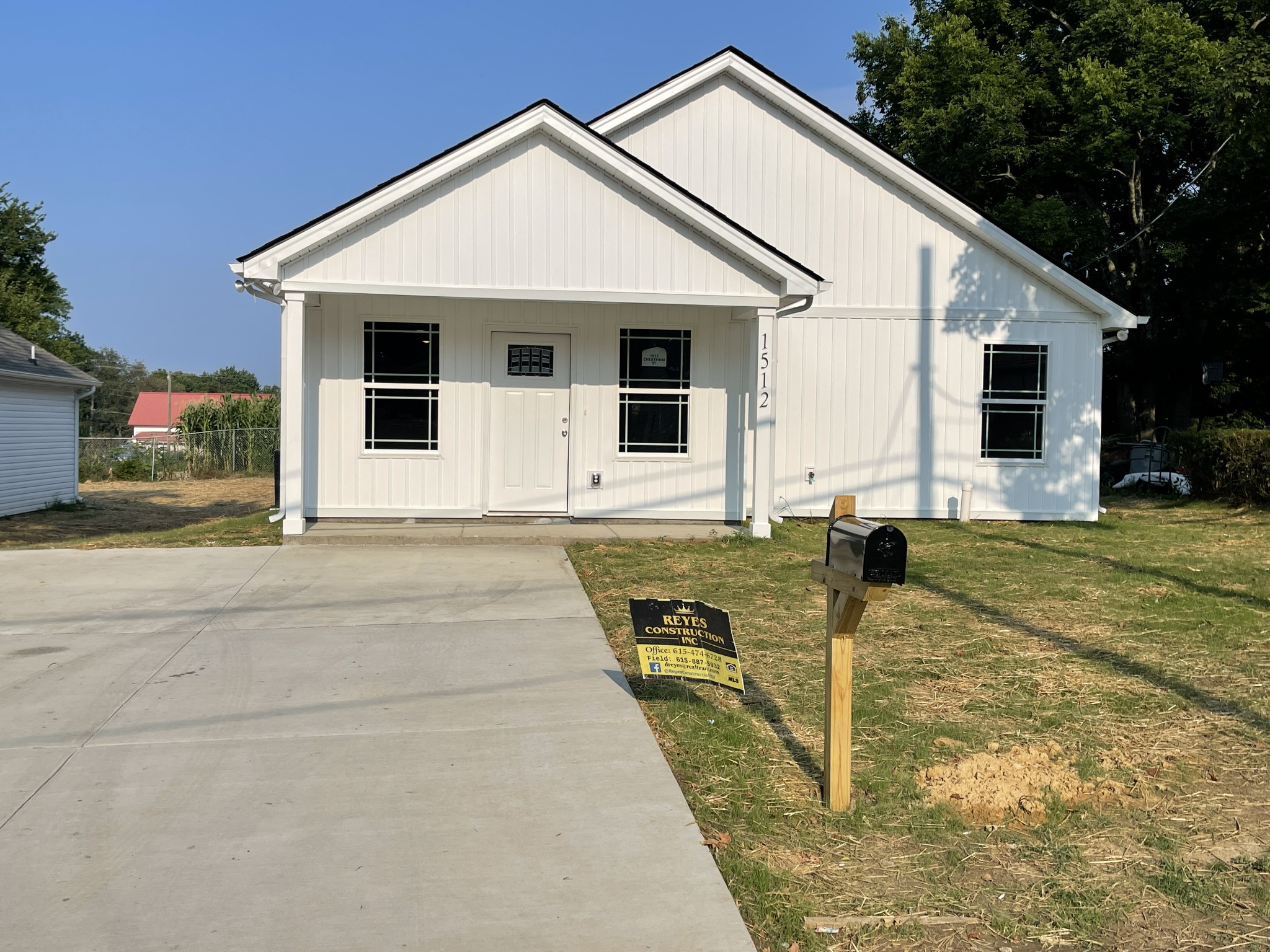 1512 Cheatham Street Springfield, TN 37172 - Photo 1 of 2 a front view of house with yard