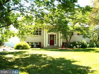 333 Shakespeare Drive Sinking Spring, PA 19608 - Photo 1 of 5 Gallery Image 1