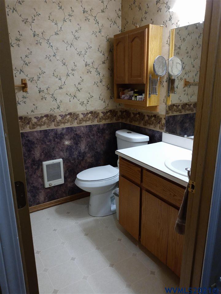 122 Walker Road Lebanon, OR 97355 - Photo 10 of 21 Gallery Image 10