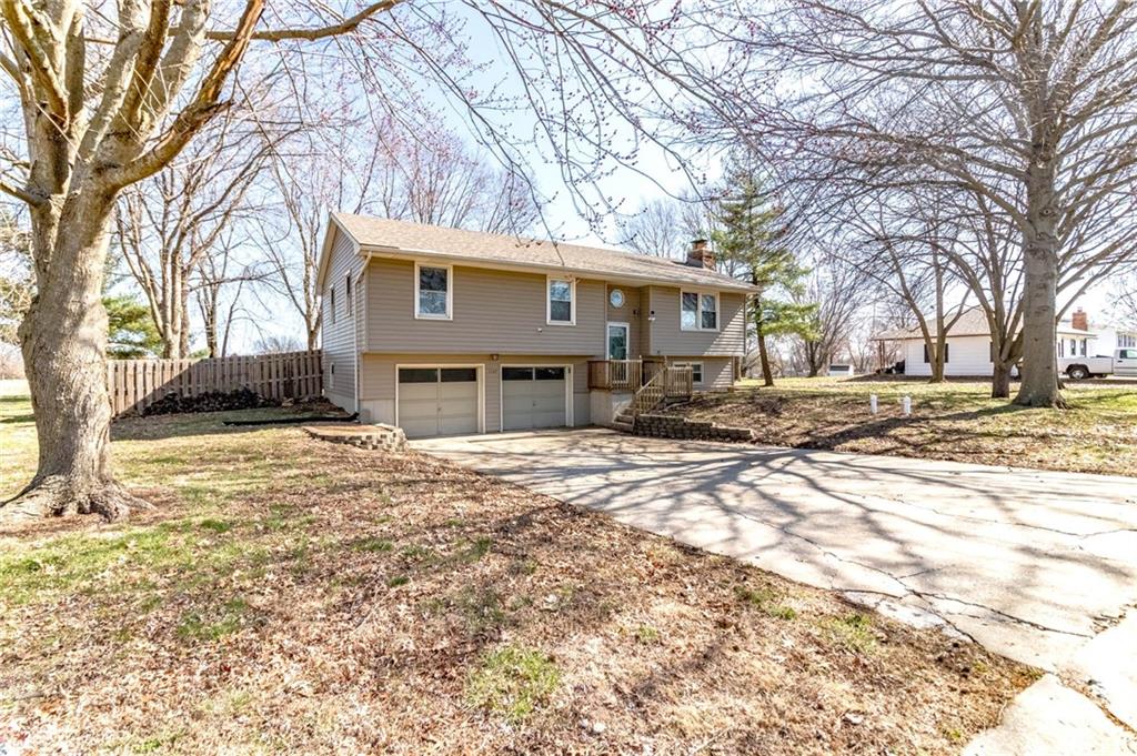 1127 Northeast 15 Road Knob Noster, MO 65336 - Photo 3 of 35