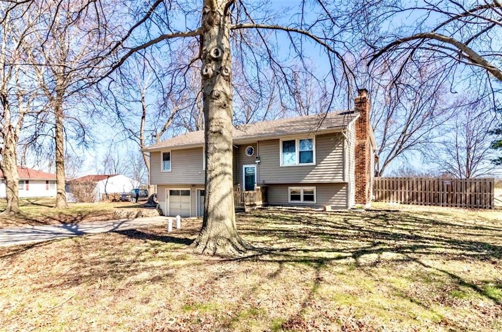 1127 Northeast 15 Road Knob Noster, MO 65336 - Photo 4 of 35