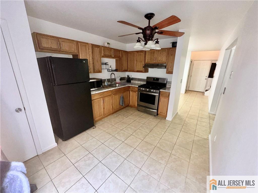 4 Renaissance Lane New Brunswick, NJ 08901 - Photo 4 of 26 Gallery Image 4