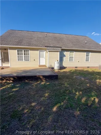 a front view of house with yard