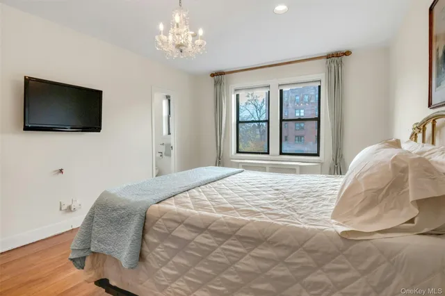 $798,000 | 4810 Boston Post Road, Unit 2D, Pelham, NY 10803