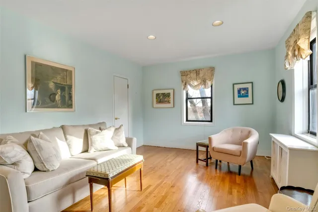 $798,000 | 4810 Boston Post Road, Unit 2D, Pelham, NY 10803