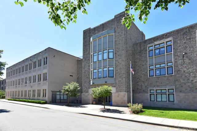 $798,000 | 4810 Boston Post Road, Unit 2D, Pelham, NY 10803