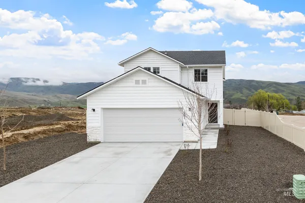 $379,990 | 401 Reindeer Avenue, Horseshoe Bend, ID 83629