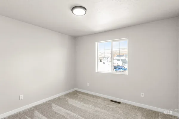 $379,990 | 401 Reindeer Avenue, Horseshoe Bend, ID 83629