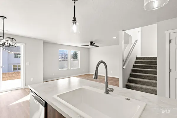 $379,990 | 401 Reindeer Avenue, Horseshoe Bend, ID 83629