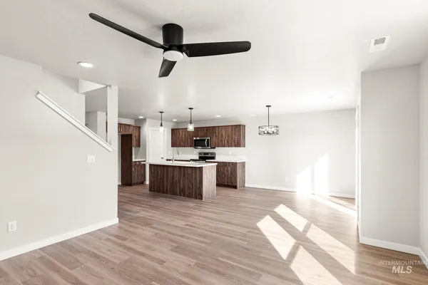 $379,990 | 401 Reindeer Avenue, Horseshoe Bend, ID 83629