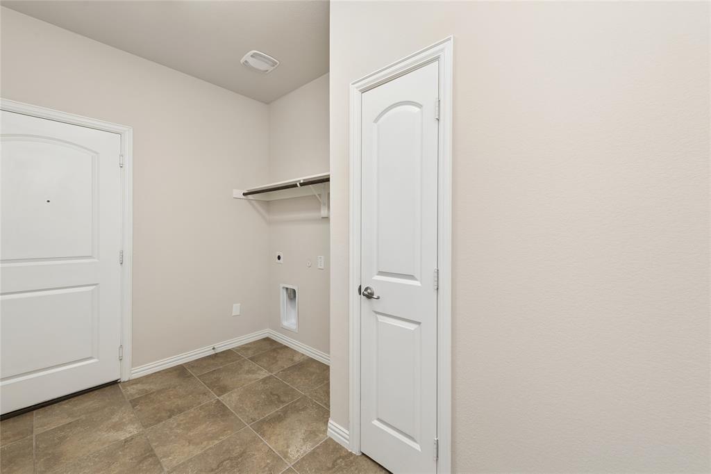 12571 Valley Spring Drive Frisco, TX 75035 - Photo 25 of 39