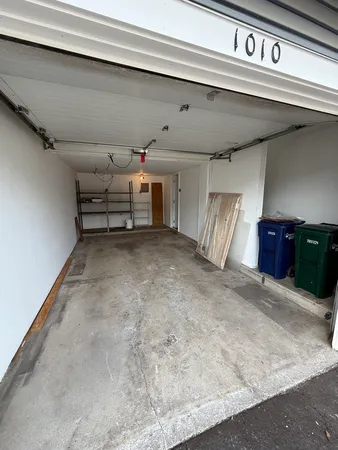 $2,600 | 1010 Hayes Court, Unit 1010, Vernon Hills, IL 60061