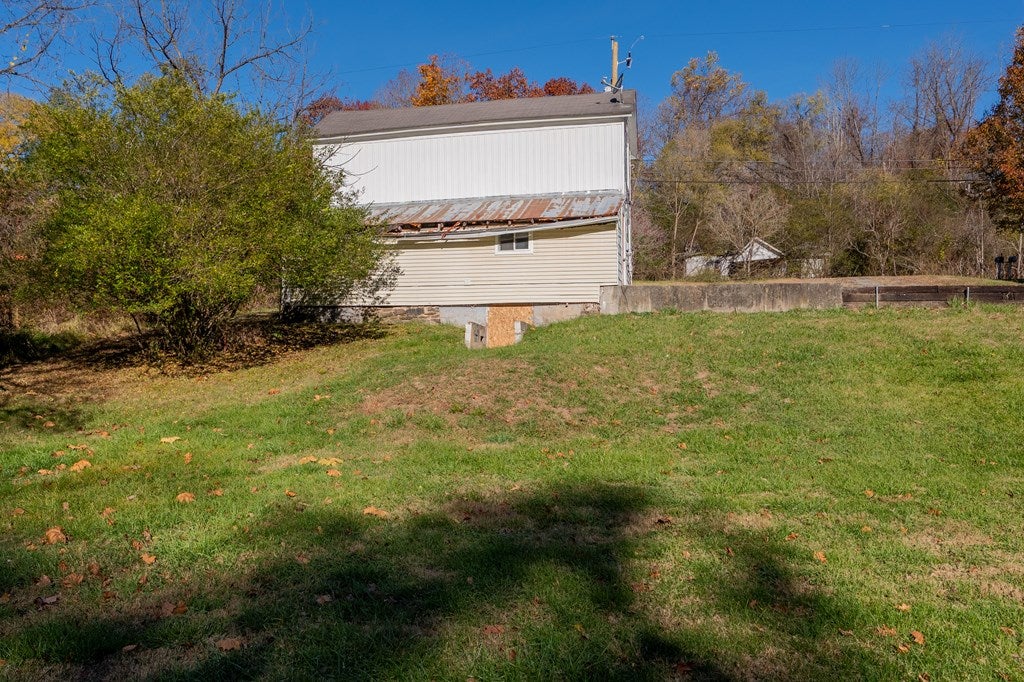 4033 Brookmont Road Pulaski, VA 24301 - Photo 35 of 58 Gallery Image 35