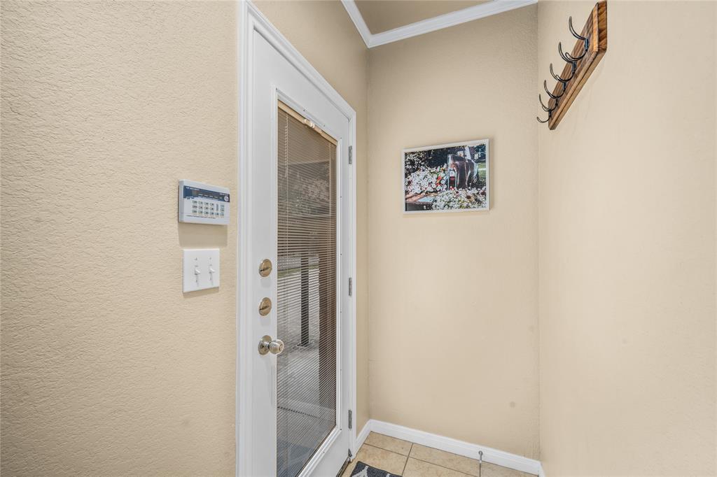 1903 South 11th Street, Unit A & B Waco, TX 76706 - Photo 21 of 40 Rear foyer of Unit A