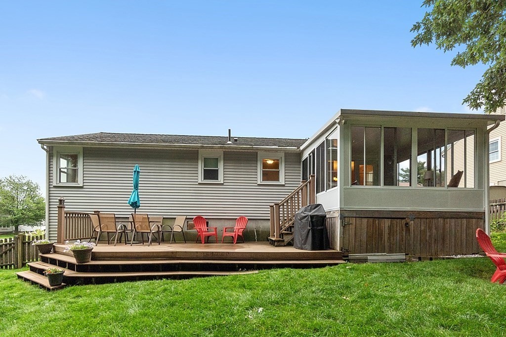 3 Neel Road Worcester, MA 01605 - Photo 39 of 41 a front view of house with yard
